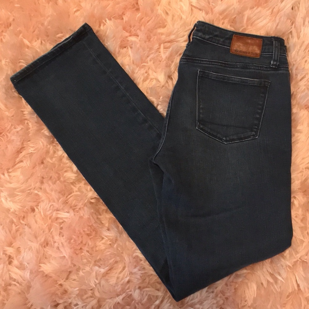 Henry & Belle Women’s straight Leg Jeans, sz. 30